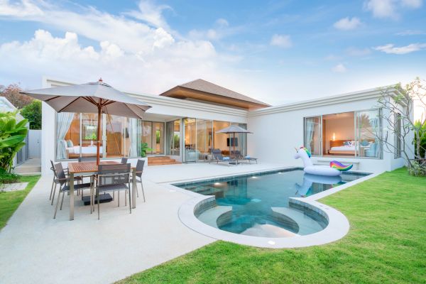Cost of Pool Deck Pouring in Mooresville